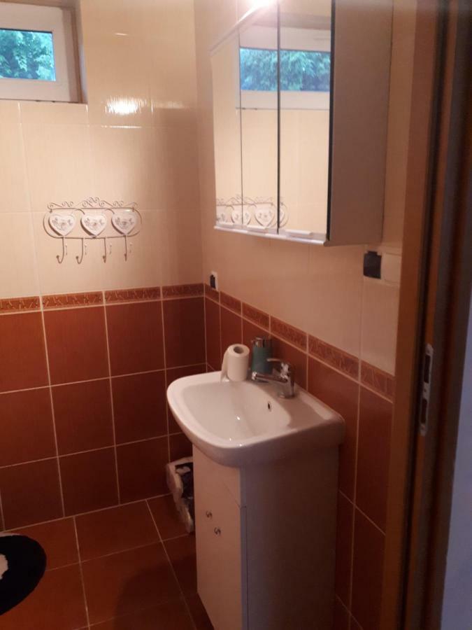 Apartament Deja Vu-Bieszczady Ustrzyki Dolne Exterior photo